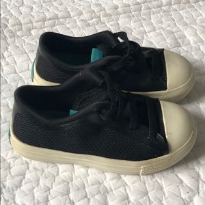 People Boy size 7 sneakers